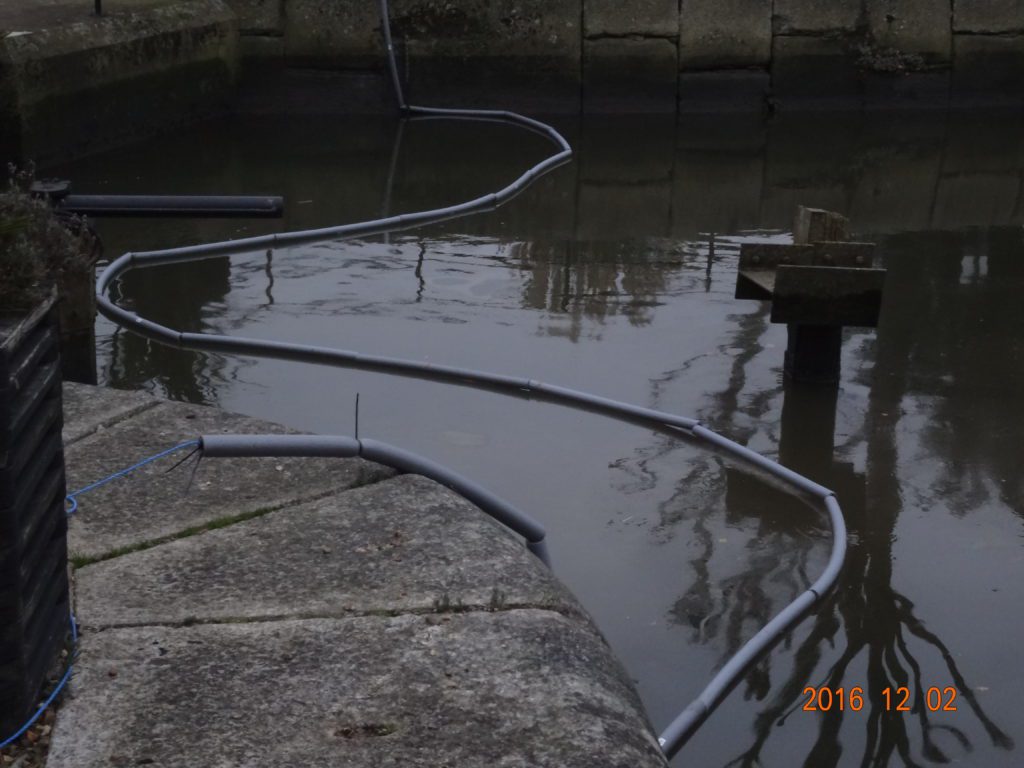 Brentford Dock marina fuel oil spills. Brentford Dock used pipe insulation to prevent fuel oil polluting the River Thames!